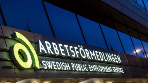 Skylt med texten Arbetsförmedlingen