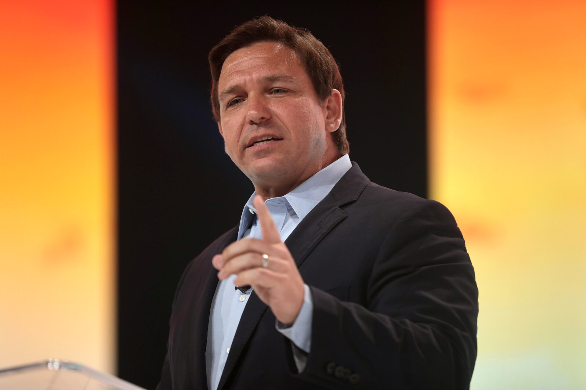 Ron DeSantis håller tal