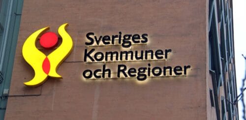 Skylt med SKR:s logotyp