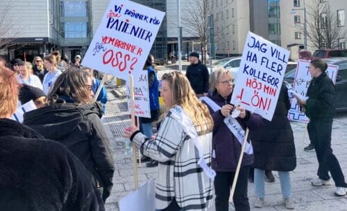 Sjuksköterskor i Umeå demonstrerar för sina avtalskrav