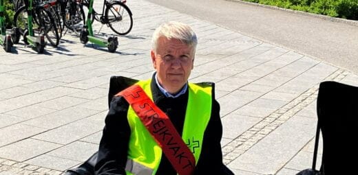 Frank sitter strejkvakt