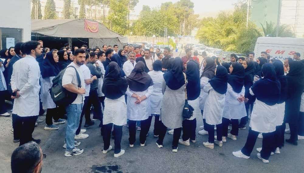 Sjuksköterskor i Iran demonstrerar