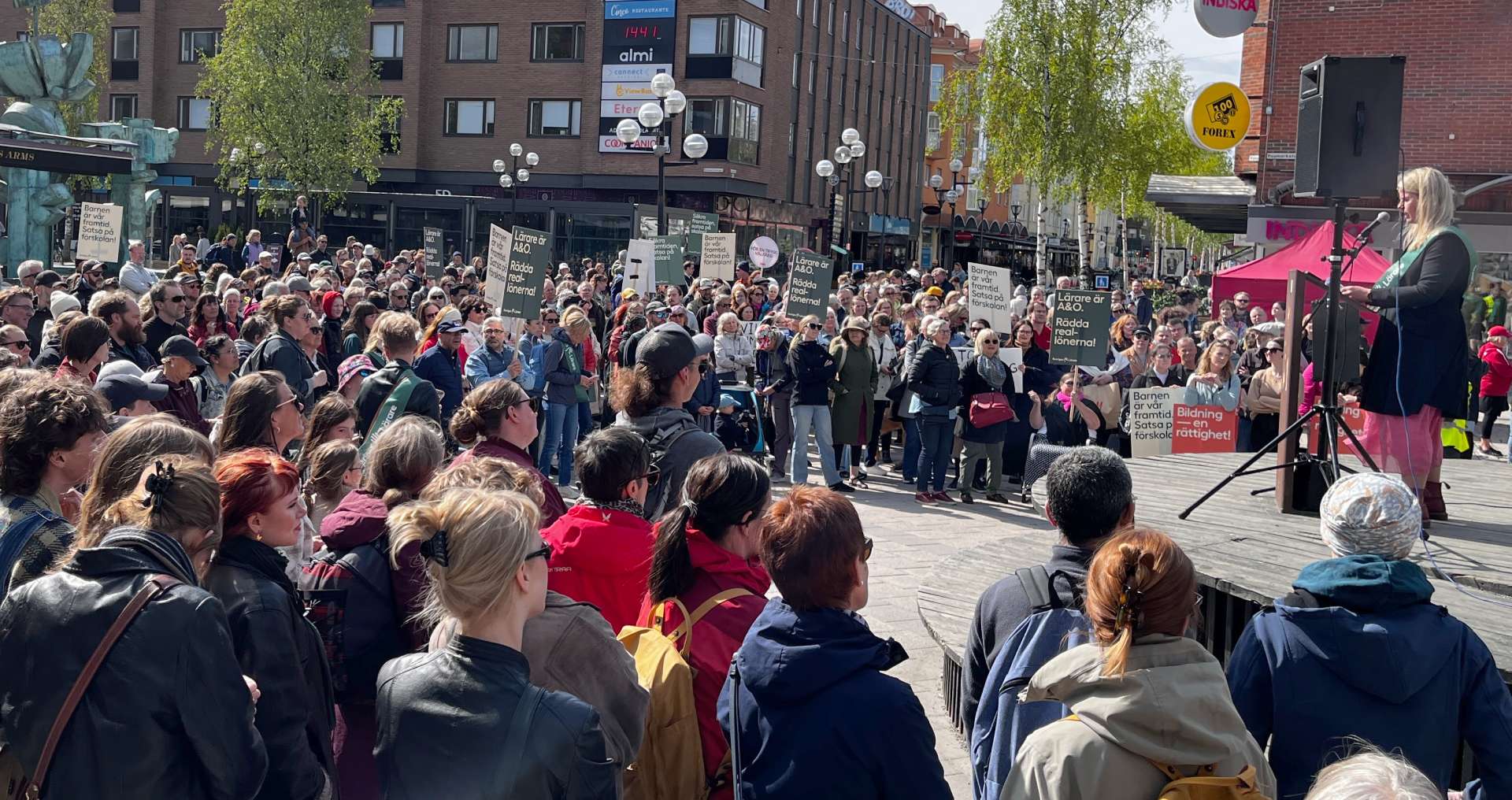 Demonstration mot nedskärningar inom skolan