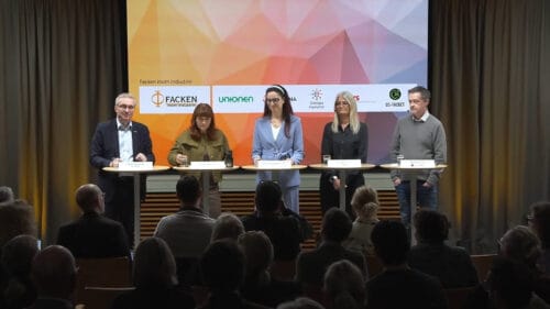 Företrädare för industrifacken presenterar det nya löneavtalet